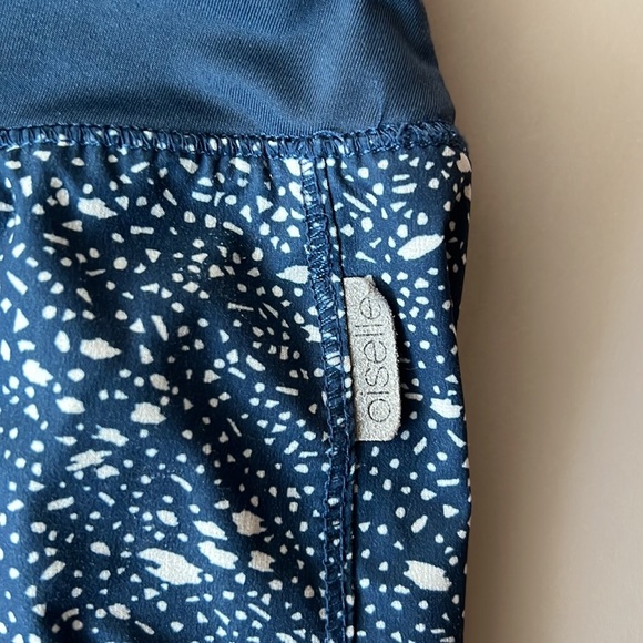 Oiselle Blue and White Athletic Shorts - Picture 4 of 5
